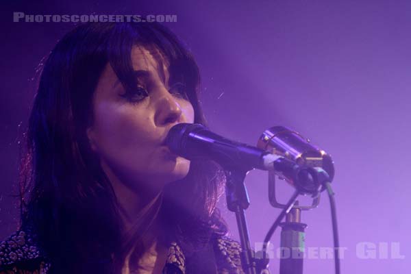 BLOOD RED SHOES - 2014-03-19 - PARIS - Gaite Lyrique - Laura-Mary Carter